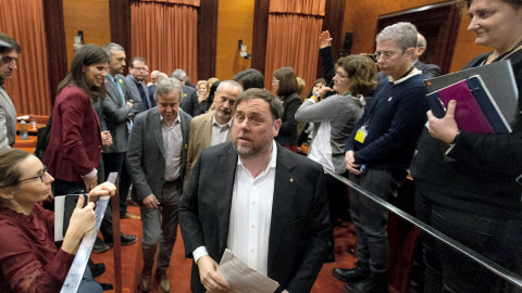 28/01/2020.- El exvicepresidente de la Generalitat, Oriol Junqueras, condenado a prisión por el 1-0, abandona la sala tras finalizar su intervención en la reunión de la comisión de investigación del Parlament sobre la aplicación del artículo 155 de 28/01/2020.- El exvicepresidente de la Generalitat, Oriol Junqueras, condenado a prisión por el 1-0, abandona la sala tras finalizar su intervención en la reunión de la comisión de investigación del Parlament sobre la aplicación del artículo 155 de