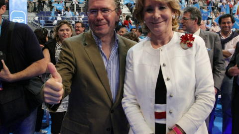 Francisco Granados y Esperanza Aguirre, juntos, en un acto del PP. Archivo EFE Francisco Granados y Esperanza Aguirre, juntos, en un acto del PP. Archivo EFE