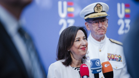 La ministra de Defensa en funciones Margarita Robles junto al Jefe de Estado Mayor de la Defensa almirante general Teodoro López Calderón, ofrece declaraciones a los medios a su llegada a la Cumbre Europea de Defensa. -MATEO LANZUELA / Europa Press La ministra de Defensa en funciones Margarita Robles junto al Jefe de Estado Mayor de la Defensa, almirante general Teodoro López Calderón, ofrece declaraciones a los medios a su llegada a la Cumbre Europea de Defensa. -MATEO LANZUELA / Europa Press