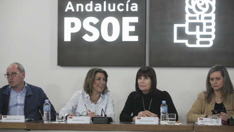 Los socialistas Juan Cornejo, Susana Díaz, Micaela Navarro y María Jesús Serrano, hoy en Sevilla. Europa Press Los socialistas Juan Cornejo, Susana Díaz, Micaela Navarro y María Jesús Serrano, hoy en Sevilla. Europa Press