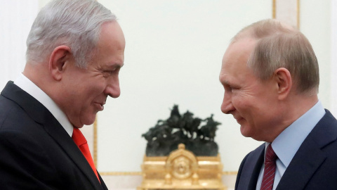 Foto de enero de 2020 de Vladimir Putin y Benjamin Netanyahum, en un encuentro en Moscú. REUTERS/Maxim Shemetov/Pool Foto de enero de 2020 de Vladimir Putin y Benjamin Netanyahum, en un encuentro en Moscú. REUTERS/Maxim Shemetov/Pool