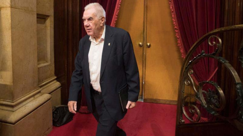 El alcaldable de ERC por Barcelona, Ernest Maragall, llega al Parlament de Catalunya. (MARTA PÉREZ | EFE) El alcaldable de ERC por Barcelona, Ernest Maragall, llega al Parlament de Catalunya. (MARTA PÉREZ | EFE)