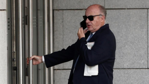Manuel García Castellón, el juez que investiga al excomisario Villarejo, a su llegada a la Audiencia Nacional. /EFE Manuel García Castellón, el juez que investiga al excomisario Villarejo, a su llegada a la Audiencia Nacional. /EFE