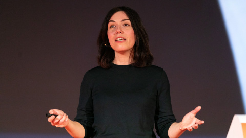 Imagen de Marta Peirano en Codemotion 2018.