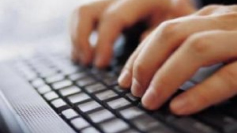 Un youtuber se enfrenta a penas de cárcel por vejar a las mujeres y reducirlas a un rol sexual: "Cómo saber si eres una guarra" Un youtuber se enfrenta a penas de cárcel por vejar a las mujeres y reducirlas a un rol sexual: "Cómo saber si eres una guarra"