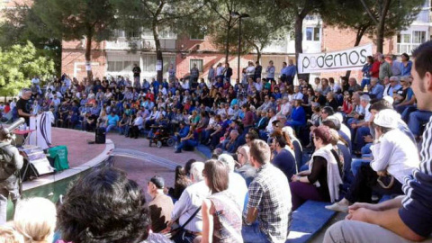 Circulo asambleario del Podemos de 2014 en Madrid. Circulo asambleario del Podemos de 2014 en Madrid.