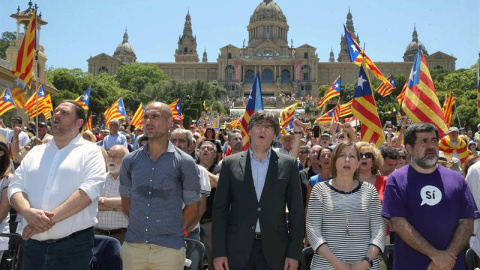 Oriol JUnqueras, Pepe Guardiola, Carme Forcadell, Carles Puigdemont a la concentració en favor del referèndum català