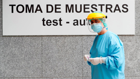 Hospital de Madrid, donde el número de pacientes ingresados es de 540 este miércoles de los que 70 se encuentran en UCI. EFE/Eliseo Trigo/Archivo Hospital de Madrid, donde el número de pacientes ingresados es de 540 este miércoles de los que 70 se encuentran en UCI. EFE/Eliseo Trigo/Archivo