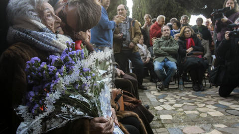 Los restos de Timoteo Mendieta han sido exhumados este sábado en el cementerio de Guadalajara tras 12 días de trabajo del equipo de la Asociación para la Recuperación de la Memoria Histórica (ARMH).Timoteo Mendieta, natural de Sacedón (Guadalajara), Los restos de Timoteo Mendieta han sido exhumados este sábado en el cementerio de Guadalajara tras 12 días de trabajo del equipo de la Asociación para la Recuperación de la Memoria Histórica (ARMH).Timoteo Mendieta, natural de Sacedón (Guadalajara),