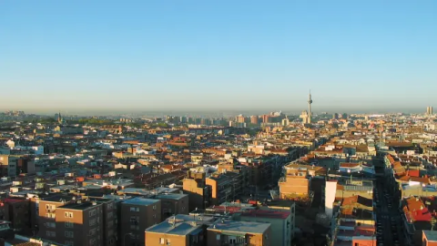 Ciudad Lineal en una imagen de archivo. Ciudad Lineal en una imagen de archivo.