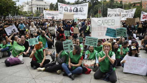 Decenas de personas durante una manifestación para denunciar el precio de los alquileres, en Madrid. Fernando Sánchez / Europa Press Decenas de personas durante una manifestación para denunciar el precio de los alquileres, en Madrid. Fernando Sánchez / Europa Press