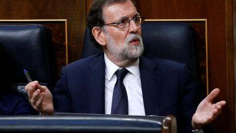 El presidente del Gobierno, Mariano Rajoy, en su escaño, durante la primera jornada de la moción de censura. REUTERS/Juan Medina El presidente del Gobierno, Mariano Rajoy, en su escaño, durante la primera jornada de la moción de censura. REUTERS/Juan Medina