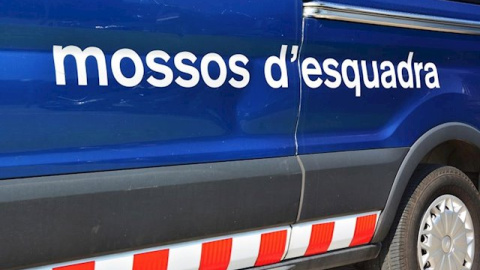 Foto de archivo de un vehículo policial de los mossos. / EP Foto de archivo de un vehículo policial de los mossos. / EP