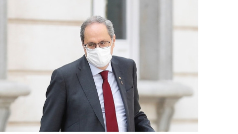 El presidente de la Generalitat, Quim Torra, a la salida de la vista del Supremo que ha revisado su condena de inhabilitación por desobedecer a la Junta Electoral Central. EFE El presidente de la Generalitat, Quim Torra, a la salida de la vista del Supremo que ha revisado su condena de inhabilitación por desobedecer a la Junta Electoral Central. EFE