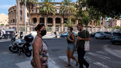 El Govern balear aplicará a partir de este viernes medidas de confinamiento y "nuevas restricciones" de movilidad en la zona de la Avenida Arquitecte Bennazar de Palma. /EFE