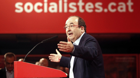 Miquel Iceta, durante su intervención, tras ser reelegido líder del PSC en las elecciones primarias del partido, al lograr el 54,14% de los votos de los militantes, imponiéndose así a la alcaldesa de Santa Coloma de Gramenet (Barcelona), Núria Parlon