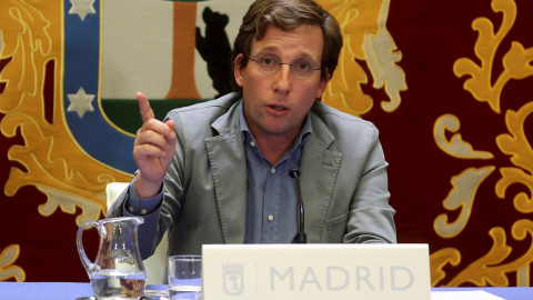 El alcalde de Madrid, José Luis Martínez-Almeida, durante la rueda de prensa que ha ofrecido este viernes tras la reunión de la Junta de Gobierno extraordinaria. /EFE El alcalde de Madrid, José Luis Martínez-Almeida, durante la rueda de prensa que ha ofrecido este viernes tras la reunión de la Junta de Gobierno extraordinaria. /EFE