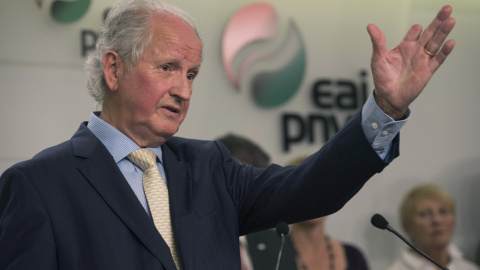 El expresidente del Parlamento vasco, Juan Mari Atutxa a su llegada a Sabin Etxea, en la sede del PNV, tras conocerse que el Tribunal Europeo de Derechos Humanos (TEDH) ha condenado a España por violación del derecho a un proceso equitativo al expreside El expresidente del Parlamento vasco, Juan Mari Atutxa a su llegada a Sabin Etxea, en la sede del PNV, tras conocerse que el Tribunal Europeo de Derechos Humanos (TEDH) ha condenado a España por violación del derecho a un proceso equitativo al expreside