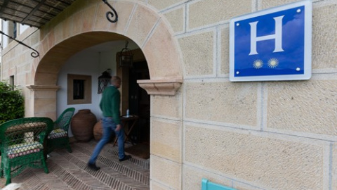 Los hoteles serán uno de los sectores a los que más afecte la crisis de la covid-19. Iñaki Berasaluce / Europa Press. Los hoteles serán uno de los sectores a los que más afecte la crisis de la covid-19. Iñaki Berasaluce / Europa Press.