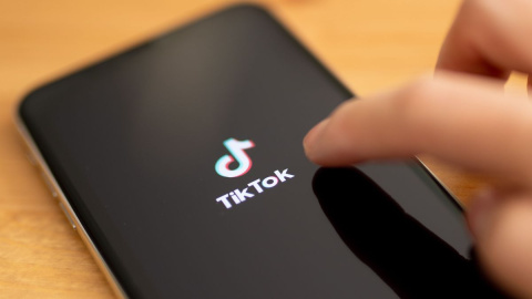 Imagen del logo de la aplicación china TikTok en un teléfono móvil / EFE Imagen del logo de la aplicación china TikTok en un teléfono móvil / EFE