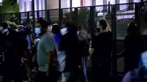 Enfrentamientos con la policía frente a los juzgados de Kenosha
