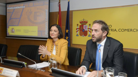 La ministra Reyes Maroto y Fernando Valdés Verelst. /Ministerio de Turismo La ministra Reyes Maroto y Fernando Valdés Verelst. /Ministerio de Turismo