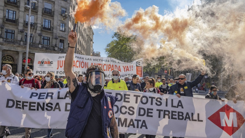 Un manifestante en una protesta como parte de una huelga parcial de los trabajadores del metro en Barcelona./Paco Freire - SOPA Un manifestante en una protesta como parte de una huelga parcial de los trabajadores del metro en Barcelona./Paco Freire - SOPA
