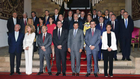 El jurado del Premio Princesa de Asturias de la Concordia 2017 al inicio de sus deliberaciones. | EFE El jurado del Premio Princesa de Asturias de la Concordia 2017 al inicio de sus deliberaciones. | EFE