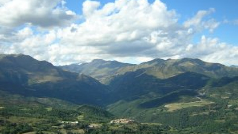 El Tribunal Supremo salva del ladrillo un valle pirenaico y asfixia al 'holding' aragonés del esquí El Tribunal Supremo salva del ladrillo un valle pirenaico y asfixia al 'holding' aragonés del esquí