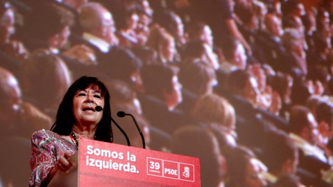 La nueva presidenta del PSOE, Cristina Narbona, interviene ante el plenario del 39º Congreso Federal del PSOE. /EFE La nueva presidenta del PSOE, Cristina Narbona, interviene ante el plenario del 39º Congreso Federal del PSOE. /EFE