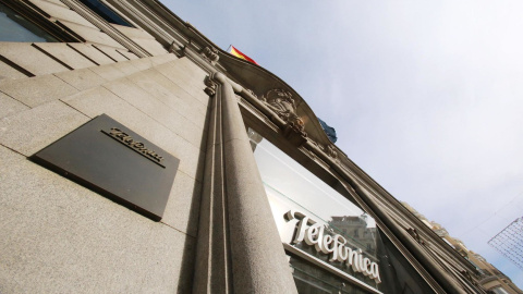 Sede de Telefónica en la Gran Vía de Madrid. Sede de Telefónica en la Gran Vía de Madrid.