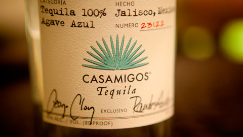Una botella de Casamigos, la marca de tequila del actor George Clooney Una botella de Casamigos, la marca de tequila del actor George Clooney