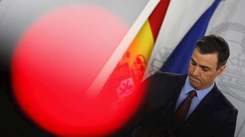 El presidente del Gobierno, Pedro Sánchez, durante la rueda de prensa ofrecida en el Palacio de la Moncloa para hablar de medidas frente al coronavirus. EFE/JAVIER LIZÓN El presidente del Gobierno, Pedro Sánchez, durante la rueda de prensa ofrecida en el Palacio de la Moncloa para hablar de medidas frente al coronavirus. EFE/JAVIER LIZÓN