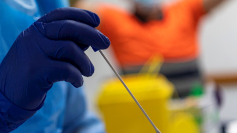 07/05/2020.- Sanitarios de Atención Primaria en el Centro de Salud de Llucmajor se someten a los test de detección de la covid-19. / EFE - CATI CLADERA 07/05/2020.- Sanitarios de Atención Primaria en el Centro de Salud de Llucmajor se someten a los test de detección de la covid-19. / EFE - CATI CLADERA