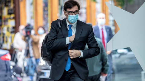 24/09/2020.- El ministro de Sanidad, Salvador Illa, a su llegada a la reunión del grupo de trabajo Covid-19 con técnicos sanitarios de Madrid. EFE/Rodrigo Jiménez 24/09/2020.- El ministro de Sanidad, Salvador Illa, a su llegada a la reunión del grupo de trabajo Covid-19 con técnicos sanitarios de Madrid. EFE/Rodrigo Jiménez