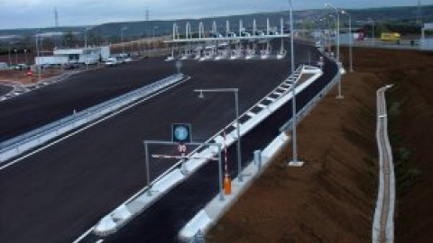 El tráfico de las autopistas rescatadas crece hasta un 24% tras bajar el peaje El tráfico de las autopistas rescatadas crece hasta un 24% tras bajar el peaje