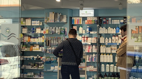 Farmàcia del barri de Poblenou de Barcelona/ PÚBLIC