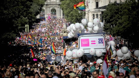 Imagen de archivo de una manifestación del Orgullo Gay en Madrid. EFE/Archivo Imagen de archivo de una manifestación del Orgullo Gay en Madrid. EFE/Archivo