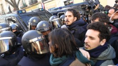 Alberto Rodríguez, el diputado volcado en la lucha social al que intentan desacreditar llamándole "el Rastas"