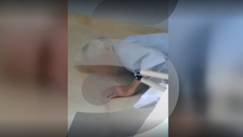 Captura de pantalla del vídeo grabado por la extrabajadora de la residencia DomusVi en Llíria. / TELECINCO Captura de pantalla del vídeo grabado por la extrabajadora de la residencia DomusVi en Llíria. / TELECINCO