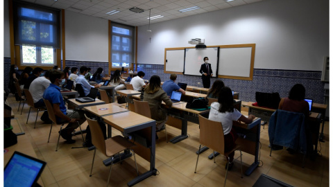 Alumnos en una de las aulas de la Universidad Pontificia de Comillas, ICADE. /Europa Press / Óscar Cañas Alumnos en una de las aulas de la Universidad Pontificia de Comillas, ICADE. /Europa Press / Óscar Cañas