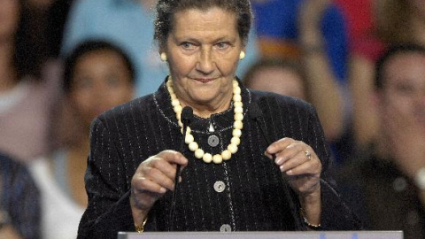 La ex ministra francesa Simone Veil, quien ha sido galardonada con el Premio Europeo Carlos V. La ex ministra francesa Simone Veil, quien ha sido galardonada con el Premio Europeo Carlos V.