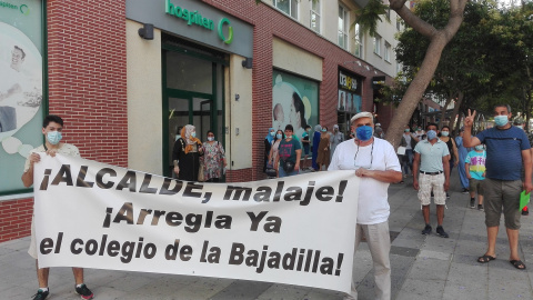 Una protesta para pedir las obras de mejora del colegio público Campo de Gibraltar. Una protesta para pedir las obras de mejora del colegio público Campo de Gibraltar.