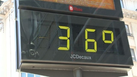 Un termómetro urbano marca altas temperaturas en Bilbao.- EP Un termómetro urbano marca altas temperaturas en Bilbao.- EP