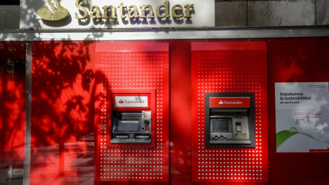 Una oficina del Banco Santander en Madrid. E.P./Ricardo Rubio Una oficina del Banco Santander en Madrid. E.P./Ricardo Rubio
