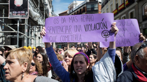 Imagen de archivo de una manifestación contra la sentencia de La Manada./ EFE Imagen de archivo de una manifestación contra la sentencia de La Manada./ EFE