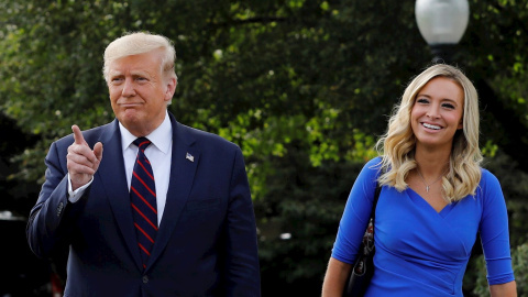 El presidente de EEUU, Donald Trump, y la portavoz de la Casa Blanca, Kayleigh McEnany, /EFE El presidente de EEUU, Donald Trump, y la portavoz de la Casa Blanca, Kayleigh McEnany, /EFE