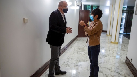 Los portavoces de PNV, Joseba Egibar, y de EH Bildu, Maddalen Iriarte, en el Parlamento Vasco. - EFE