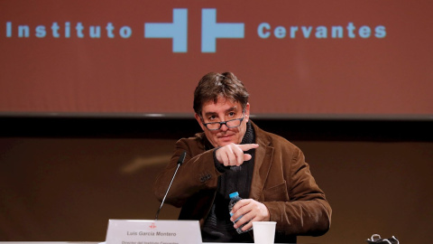06/10/2020.- El director del Instituto Cervantes, Luis García Montero, durante la presentación este jueves en Madrid del balance del año académico 2019-2020 en la institución, presente en 86 ciudades de 45 países en los cinco continentes. EFE/Chema 