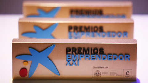 Trofeos de los Premios Emprendedor XXI Trofeos de los Premios Emprendedor XXI